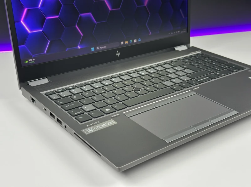 HP ZBook Fury 15 G7 - i7-10850H, ekran 15.6" FHD Sure View, RTX 5000 (16GB). Wydajna stacja robocza do CAD, 3D i profesjonalnych projektów.