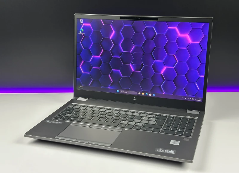HP ZBook Fury 15 G7 - i7-10850H, ekran 15.6" FHD Sure View, RTX 5000 (16GB). Wydajna stacja robocza do CAD, 3D i profesjonalnych projektów.