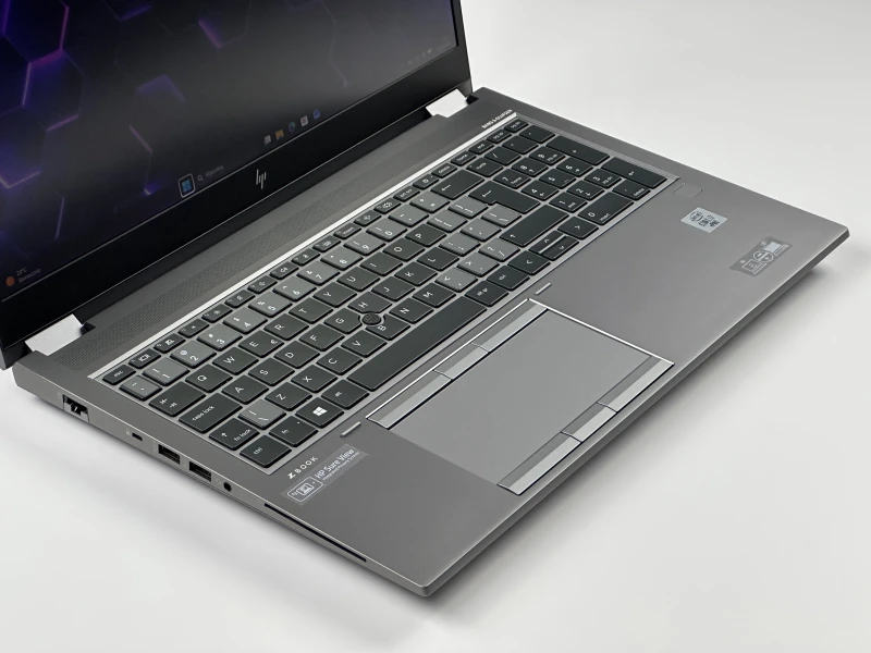 HP ZBook Fury 15 G7 - i7-10850H, ekran 15.6" FHD Sure View, RTX 5000 (16GB). Wydajna stacja robocza do CAD, 3D i profesjonalnych projektów.