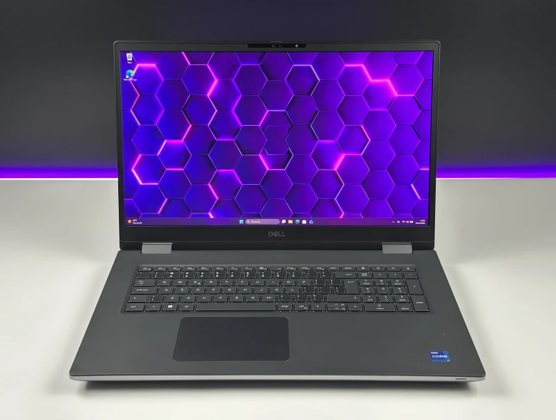 Dell Precision 7770 - i7-12850HX, 17.3" FHD, RTX A4500. Zaawansowana stacja robocza z wydajnym chłodzeniem do profesjonalnych zastosowań.