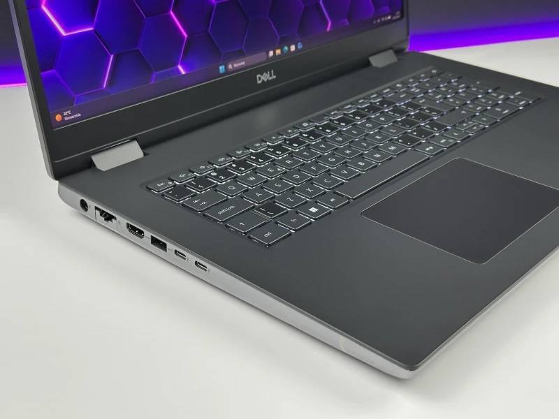 Dell Precision 7770 - i7-12850HX, 17.3" FHD, RTX A4500. Zaawansowana stacja robocza z wydajnym chłodzeniem do profesjonalnych zastosowań.