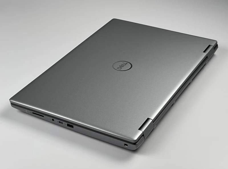 Dell Precision 7770 - i7-12850HX, 17.3" FHD, RTX A4500. Zaawansowana stacja robocza z wydajnym chłodzeniem do profesjonalnych zastosowań.