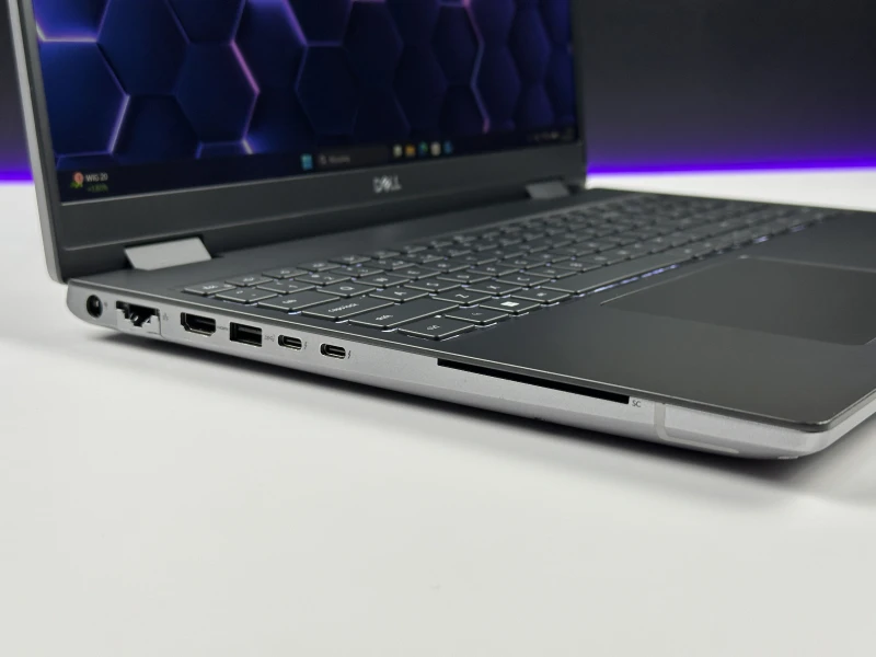 Dell Precision 7670 - i7-12850HX, RTX A2000. Nowoczesna stacja robocza z wydajnym chłodzeniem i obsługą zaawansowanych projektów CAD oraz 3D.