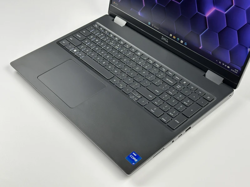 Dell Precision 7670 - i7-12850HX, RTX A2000. Nowoczesna stacja robocza z wydajnym chłodzeniem i obsługą zaawansowanych projektów CAD oraz 3D.