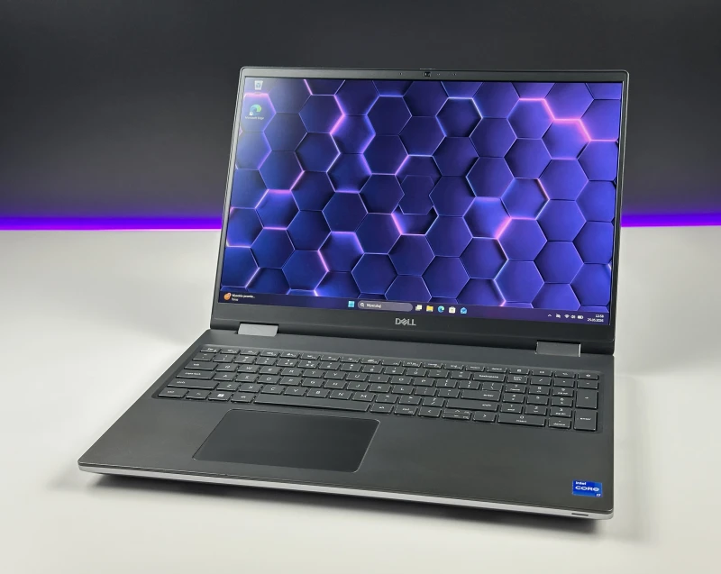 Dell Precision 7670 - i7-12850HX, RTX A2000. Nowoczesna stacja robocza z wydajnym chłodzeniem i obsługą zaawansowanych projektów CAD oraz 3D.