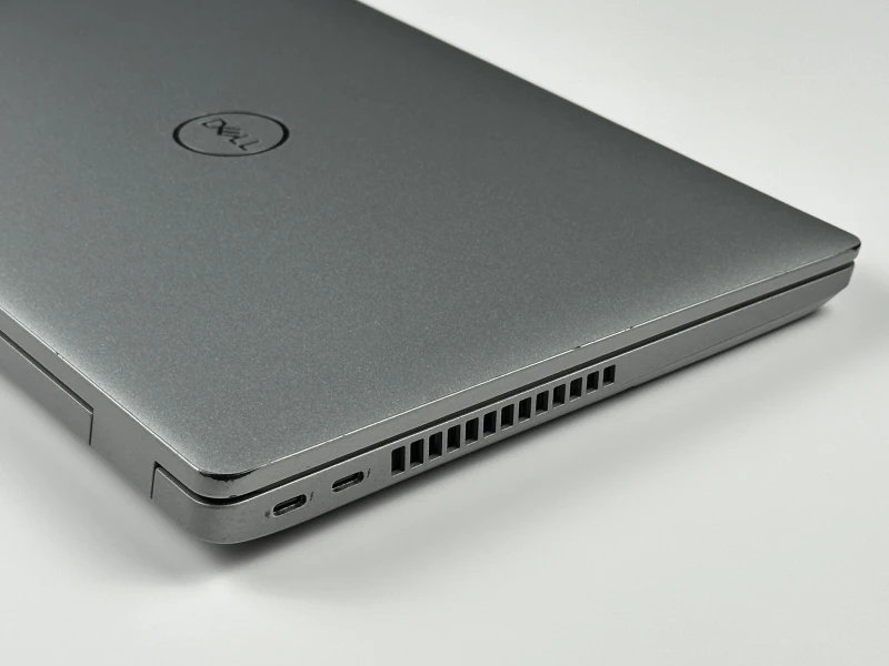 Dell Latitude 5431 z i5-1250P i FHD – nowoczesny laptop biznesowy, który łączy wysoką wydajność z mobilnością, idealny do codziennej pracy i podróży.
