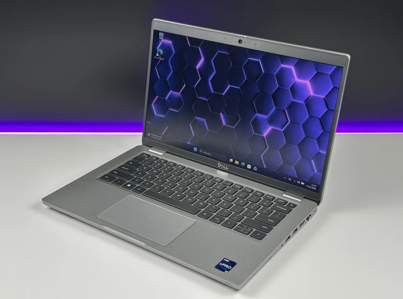 Dell Latitude 5431 z i7-1270P i ekranem FHD 14" to wydajny laptop biznesowy do pracy biurowej, mobilnej i codziennych zadań. Klawiatura QWERTY PL.