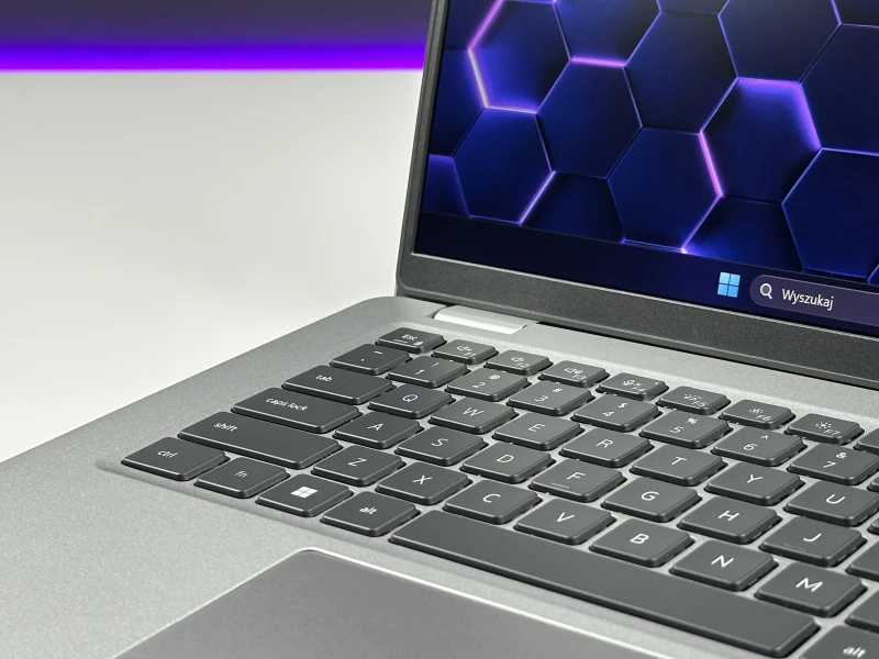 Dell Latitude 5430 – i7-1255U, matryca FHD i biznesowa niezawodność. Wydajność, mobilność i styl, które dotrzymają Ci kroku każdego dnia!