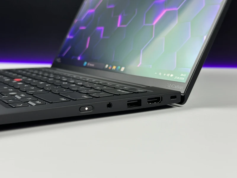 Lenovo ThinkPad X1 Carbon Gen 12 - Ultra 7 165U, ekran 14" 2.8K OLED/120Hz. Ultralekki laptop premium z klawiaturą US i obsługą Wi-Fi 6E. Lenovo ThinkPad X1 Carbon Gen 12 - Ultra 7 165U, ekran 14" 2.8K OLED/120Hz. Ultralekki laptop premium z klawiaturą US i obsługą Wi-Fi 6E.