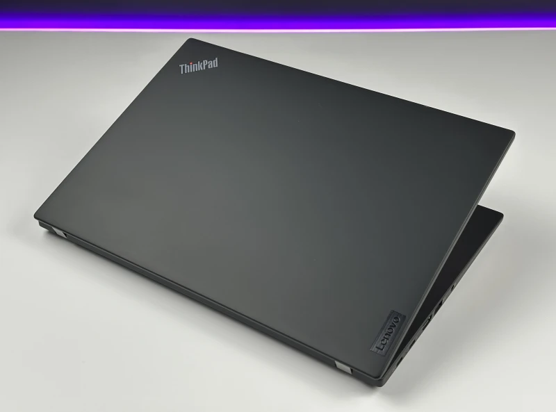 Lenovo ThinkPad T14s Gen 4 - i7-1365U, 32GB LPDDR5. Lekki ultrabook biznesowy z klawiaturą US i obsługą Wi-Fi 6E do nowoczesnej pracy mobilnej.