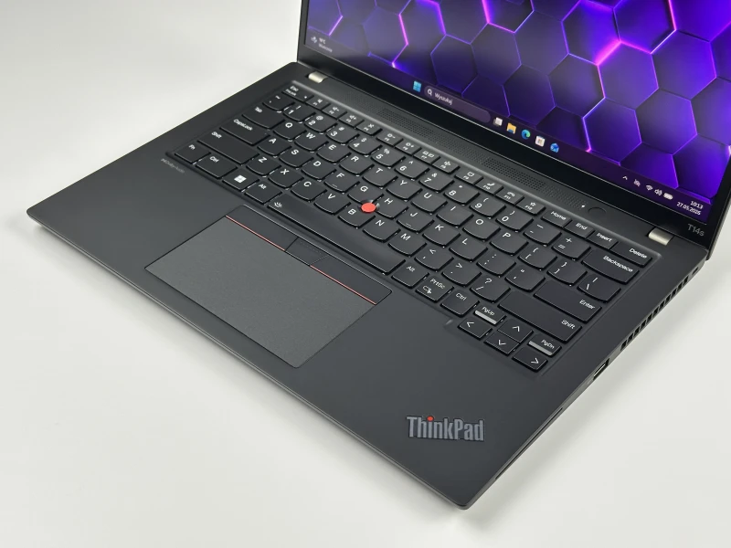 Lenovo ThinkPad T14s Gen 4 - i7-1365U, 32GB LPDDR5. Lekki ultrabook biznesowy z klawiaturą US i obsługą Wi-Fi 6E do nowoczesnej pracy mobilnej.