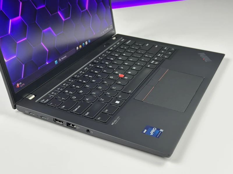 Lenovo ThinkPad T14s Gen 4 - i7-1365U, 32GB LPDDR5. Lekki ultrabook biznesowy z klawiaturą US i obsługą Wi-Fi 6E do nowoczesnej pracy mobilnej.