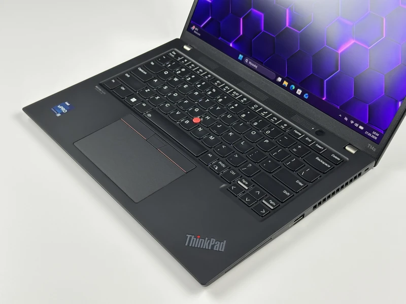 Lenovo ThinkPad T14s Gen 4 - i7-1365U, 32GB LPDDR5. Lekki ultrabook biznesowy z klawiaturą US i obsługą Wi-Fi 6E do nowoczesnej pracy mobilnej.