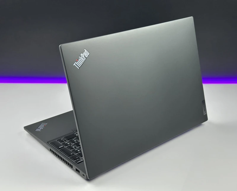 Lenovo-ThinkPad-T16-Gen-1-z-i7-1270P-i-ekranem-16-FHD-.-Wydajny-laptop-biznesowy-z-duza-przestrzenia-robocza-do-pracy-i-multitaskingu.jpg