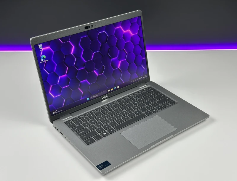 Dell Latitude 5450 Ultra 7 165U, 14" FHD, DDR5 – nowoczesny laptop biznesowy do pracy mobilnej i biurowej z klawiaturą US i wysoką wydajnością.