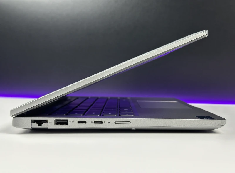 Dell Latitude 5450 Ultra 7 165U, 14" FHD, DDR5 – nowoczesny laptop biznesowy do pracy mobilnej i biurowej z klawiaturą US i wysoką wydajnością.