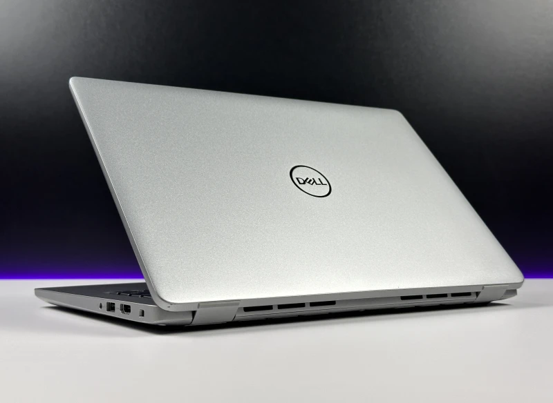 Dell Latitude 5450 Ultra 7 165U, 14" FHD, DDR5 – nowoczesny laptop biznesowy do pracy mobilnej i biurowej z klawiaturą US i wysoką wydajnością.
