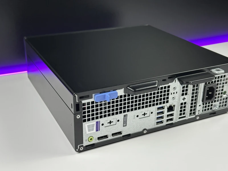 Dell OptiPlex 5080 SFF - i7-10700, Intel UHD Graphics 630, DVD. Komputer biznesowy z obsługą pamięci DDR4 i szybkich dysków PCIe NVMe.