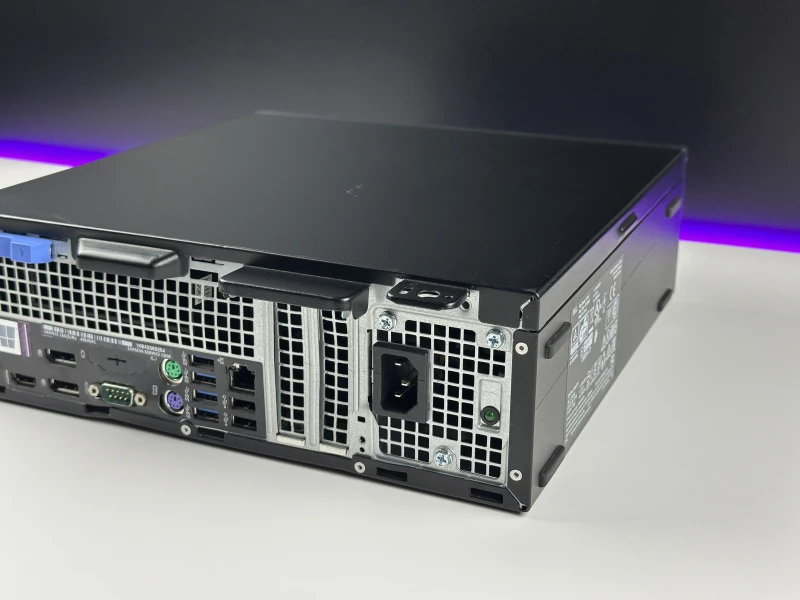 Dell OptiPlex 7050 SFF - i7-7700, HD Graphics 630, DVD. Komputer biznesowy z obsługą pamięci DDR4 i dysków SSD, idealny do stabilnej pracy.