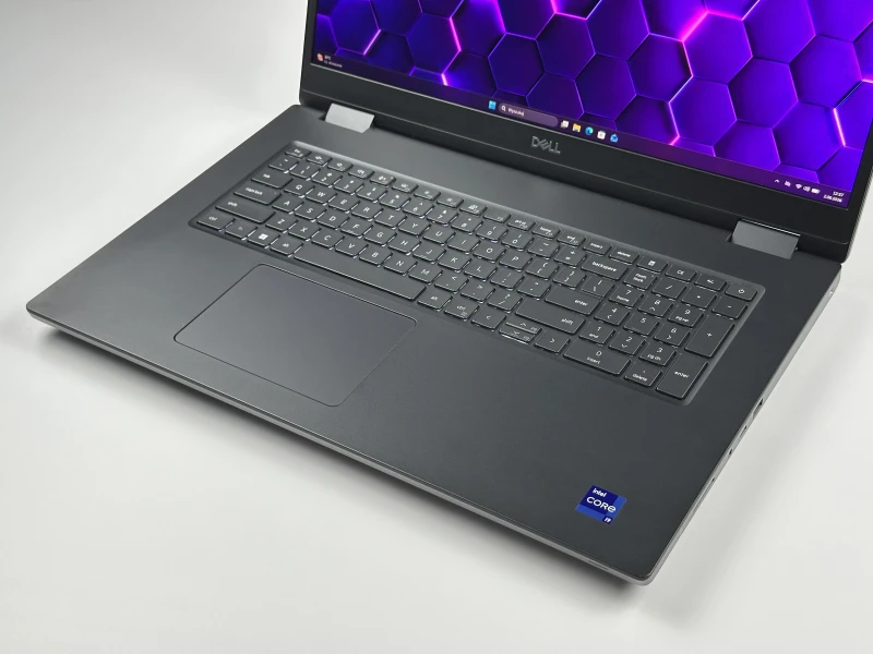 Dell Precision 7770 - i9-12950HX, 64GB CAMM, RTX A4500. Stacja robocza z wydajnym systemem chłodzenia do pracy pod dużym obciążeniem.