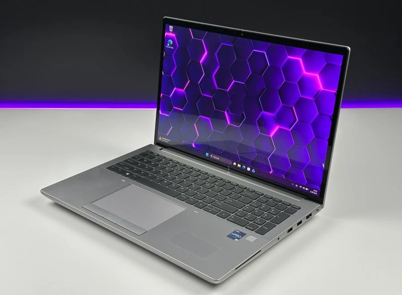 HP ZBook Fury 16 G9 - i7-12850HX, 4K UHD+ OLED, RTX A3000. Stacja robocza z obsługą pamięci DDR5 do profesjonalnych zastosowań.