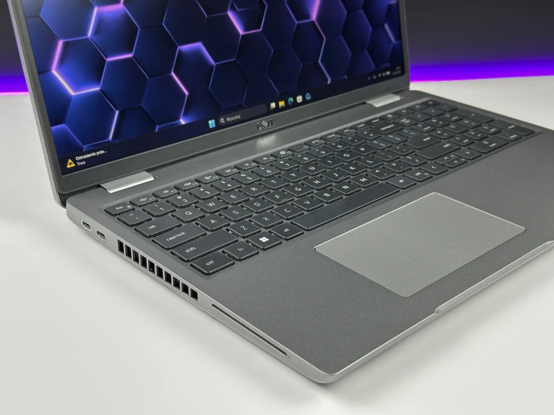 Dell Precision 3571 | i7-12800H, Quadro T600 – stacja robocza stworzona do pracy w CAD, projektach 3D i profesjonalnych zastosowaniach graficznych.