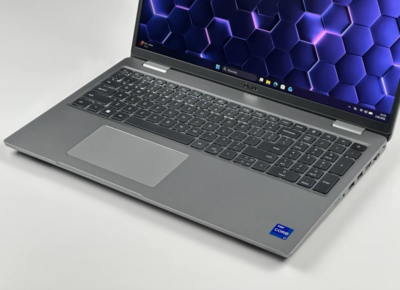 Dell Precision 3571 | i7-12800H, Quadro T600 – stacja robocza stworzona do pracy w CAD, projektach 3D i profesjonalnych zastosowaniach graficznych.