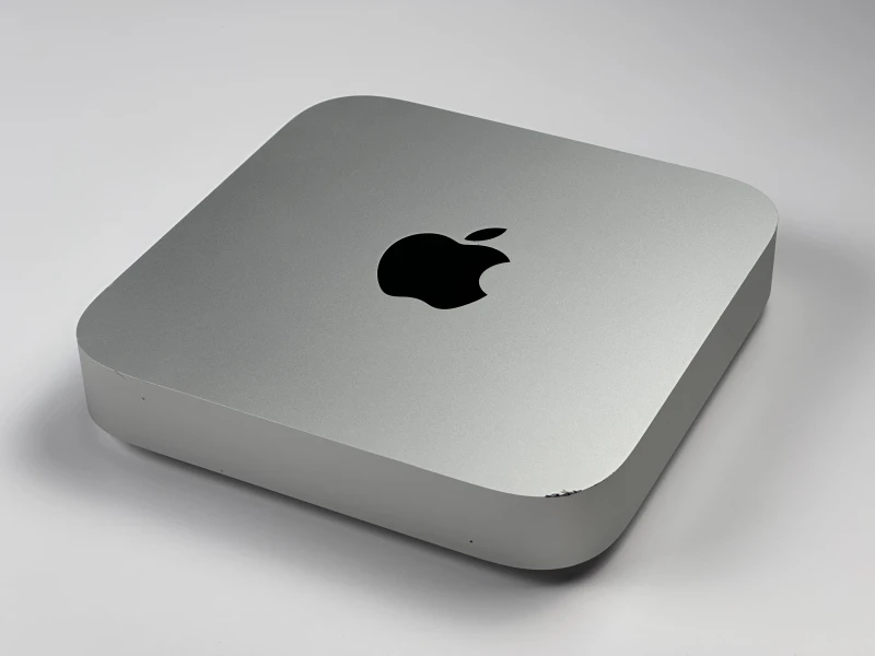 Apple Mac mini A2348 M1 8C CPU/GPU, 8GB/256GB, Wi-Fi – kompaktowy komputer do pracy biurowej, kreatywnej i codziennego użytkowania.