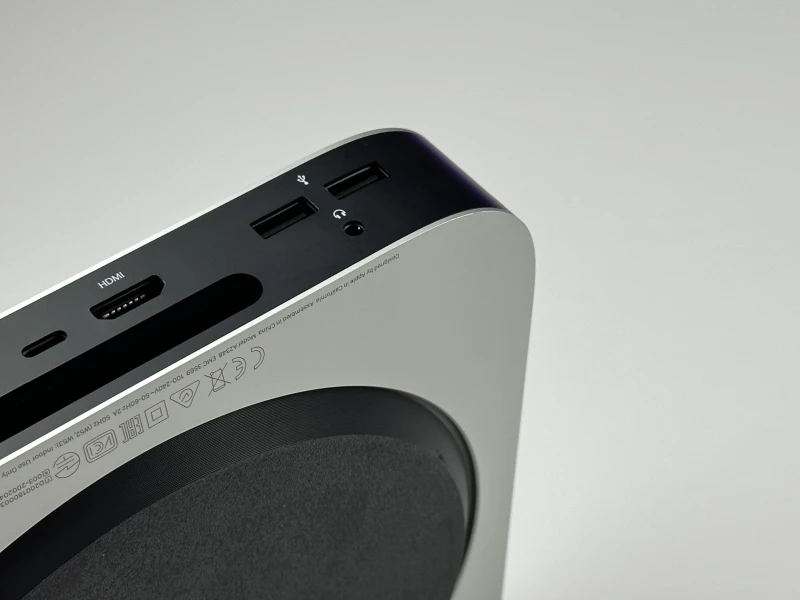 Apple Mac mini A2348 M1 8C CPU/GPU, 8GB/256GB, Wi-Fi – kompaktowy komputer do pracy biurowej, kreatywnej i codziennego użytkowania.
