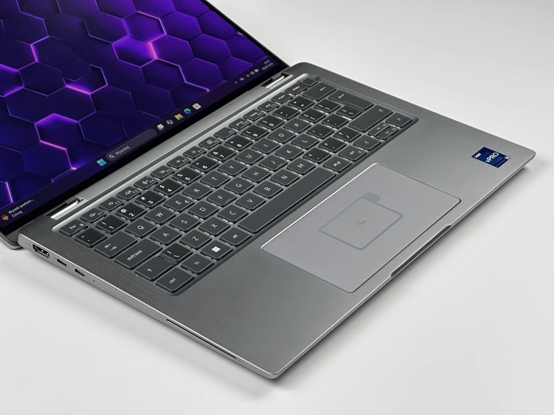 Dell Latitude 7440 2in1 - i5-1345U, 14" FHD+, 16GB LPDDR5 4800 MHz. Biznesowy laptop z oryginalnym zestawem i szybkim dyskiem PCIe NVMe.