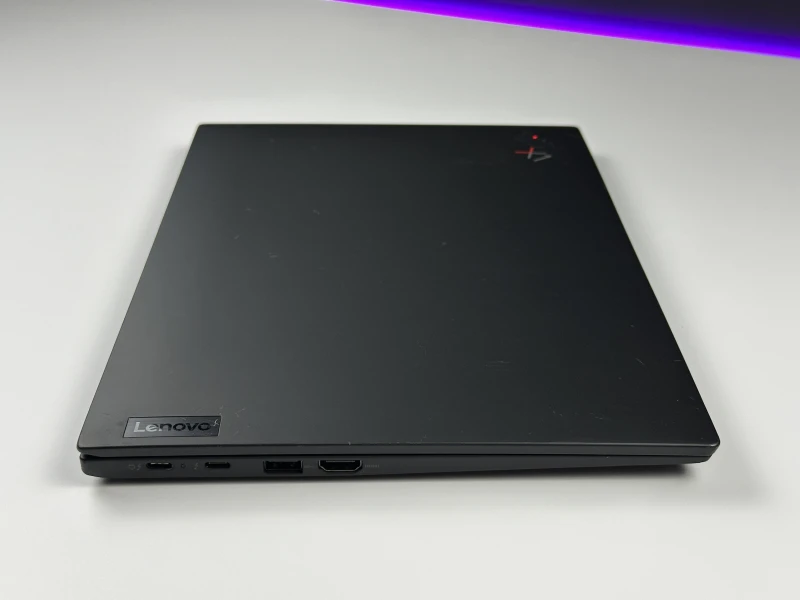 Lenovo ThinkPad X1 Carbon Gen 10 - i7-1265U, 16GB LPDDR5, LTE. Ultralekki laptop premium z klawiaturą US i obsługą Wi-Fi 6E do pracy mobilnej.