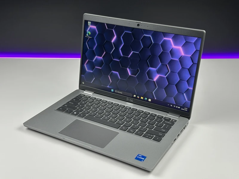 Dell Latitude 5430 - procesor i5-1235U, matryca 14" oraz modem LTE – nowoczesny laptop biznesowy z klawiaturą US, idealny do pracy.