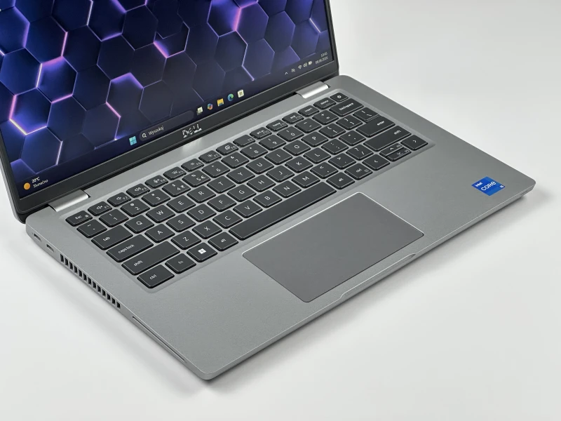 Dell Latitude 5430 - procesor i5-1235U, matryca 14" oraz modem LTE – nowoczesny laptop biznesowy z klawiaturą US, idealny do pracy.