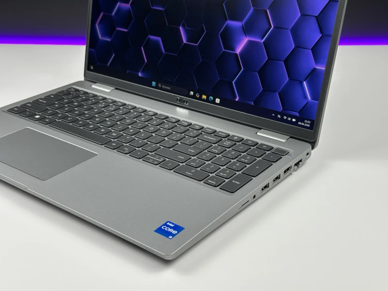 Dell Latitude 5530 – i5-1235U, LTE i ekran FHD 15,6". Nowoczesny laptop biznesowy do pracy mobilnej, wideorozmów i codziennych zadań.