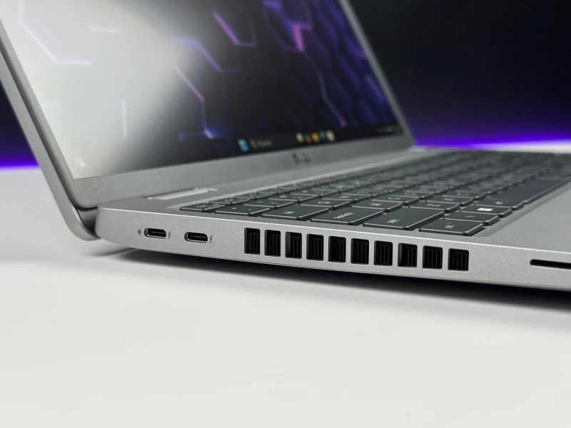 Dell Latitude 5530 – i5-1235U, LTE i ekran FHD 15,6". Nowoczesny laptop biznesowy do pracy mobilnej, wideorozmów i codziennych zadań.