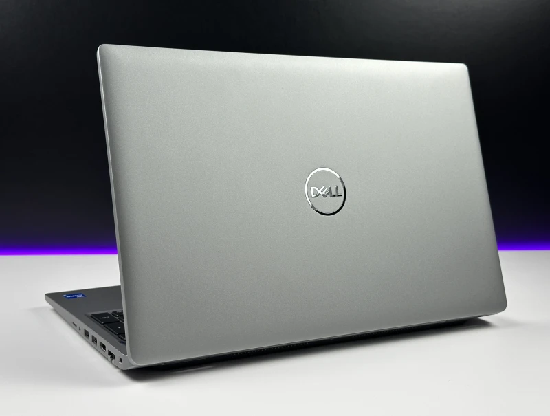 Dell Latitude 5530 – i5-1235U, LTE i ekran FHD 15,6". Nowoczesny laptop biznesowy do pracy mobilnej, wideorozmów i codziennych zadań.
