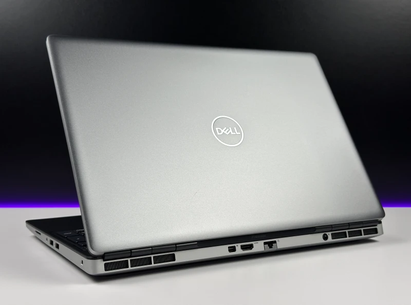 Dell Precision 7560 - i7-11850H, 15.6", RTX A2000. Profesjonalna stacja robocza z klawiaturą US do projektowania i zaawansowanej pracy graficznej.