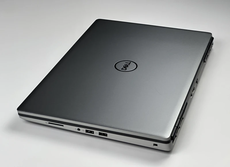 Dell Precision 7560 - i7-11850H, 15.6", RTX A2000. Profesjonalna stacja robocza z klawiaturą US do projektowania i zaawansowanej pracy graficznej.