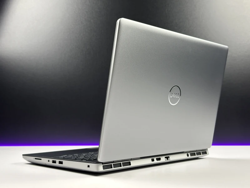Dell Precision 7560 - i7-11850H, 15.6", RTX A2000. Profesjonalna stacja robocza z klawiaturą US do projektowania i zaawansowanej pracy graficznej. Dell Precision 7560 - i7-11850H, 15.6", RTX A2000. Profesjonalna stacja robocza z klawiaturą US do projektowania i zaawansowanej pracy graficznej.