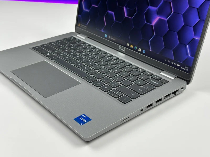 Dell Latitude 5430 - procesor i5-1235U, matryca 14" oraz modem LTE – nowoczesny laptop biznesowy z klawiaturą US, idealny do pracy.