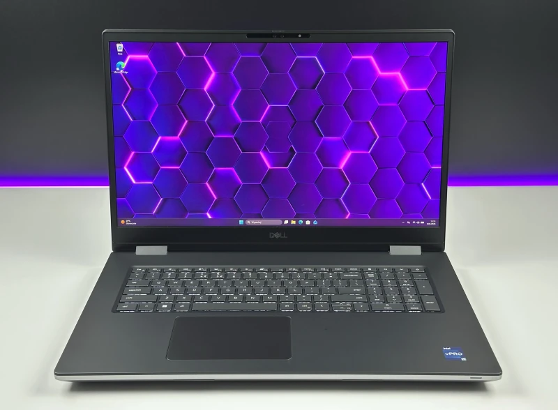 Dell Precision 7780 - i9-13950HX, 17.3", RTX 3500 Ada. Profesjonalna stacja robocza z obsługą pamięci DDR5 do zaawansowanych projektów CAD i 3D.