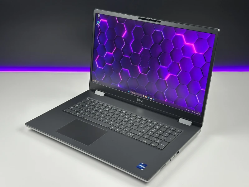 Dell Precision 7780 - i9-13950HX, 17.3", RTX 3500 Ada. Profesjonalna stacja robocza z obsługą pamięci DDR5 do zaawansowanych projektów CAD i 3D.