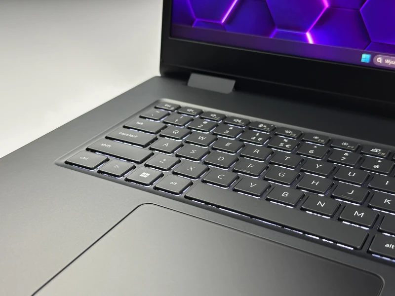 Dell Precision 7780 - i9-13950HX, 17.3", RTX 3500 Ada. Profesjonalna stacja robocza z obsługą pamięci DDR5 do zaawansowanych projektów CAD i 3D.