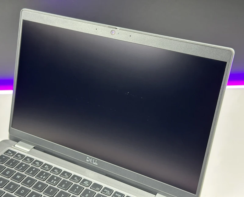 Dell Latitude 5330 - i5-1235U, 8GB RAM, LTE. Lekki laptop biznesowy z klawiaturą US i szybkim interfejsem PCIe NVMe do codziennej pracy mobilnej.