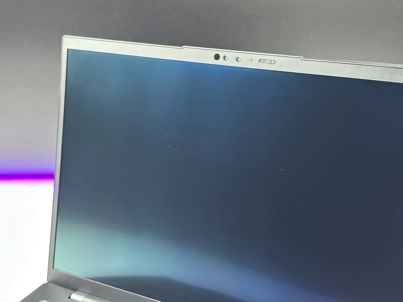 Lenovo ThinkPad X1 Carbon Gen 10 - i7-1265U, 2.8K OLED. Ultralekki laptop z obsługą Thunderbolt 4 i Wi-Fi 6E, stworzony do wymagającej pracy.