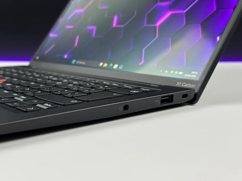 Lenovo ThinkPad X1 Carbon Gen 10 - i7-1265U, 2.8K OLED. Ultralekki laptop z obsługą Thunderbolt 4 i Wi-Fi 6E, stworzony do wymagającej pracy.