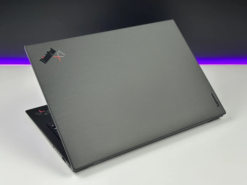 Lenovo ThinkPad X1 Carbon Gen 10 - i7-1265U, 2.8K OLED. Ultralekki laptop z obsługą Thunderbolt 4 i Wi-Fi 6E, stworzony do wymagającej pracy.