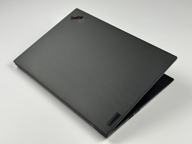 Lenovo ThinkPad X1 Carbon Gen 10 - i7-1265U, 2.8K OLED. Ultralekki laptop z obsługą Thunderbolt 4 i Wi-Fi 6E, stworzony do wymagającej pracy.