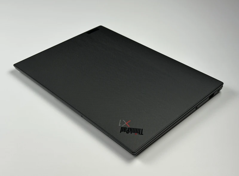 Lenovo ThinkPad X1 Carbon Gen 10 - i7-1265U, 2.8K OLED. Ultralekki laptop z obsługą Thunderbolt 4 i Wi-Fi 6E, stworzony do wymagającej pracy.