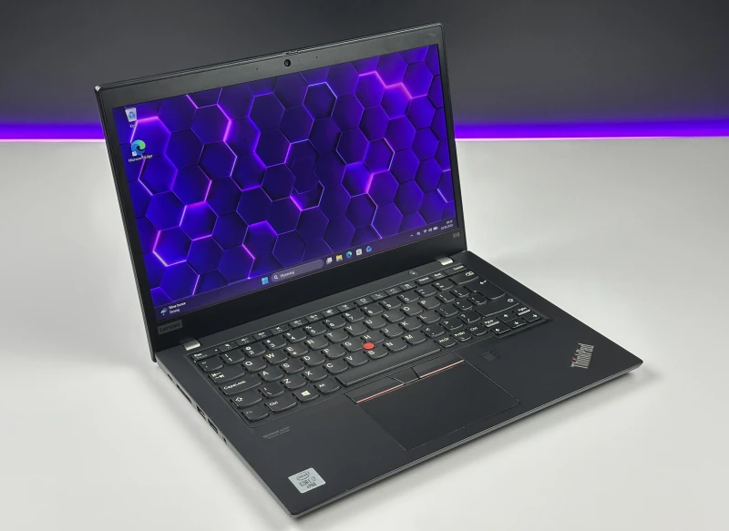 Lenovo ThinkPad X13 Gen 1 i7-10610U, 16GB RAM, dotykowy ekran 13,3" FHD   – kompaktowy laptop biznesowy do pracy mobilnej i codziennej.